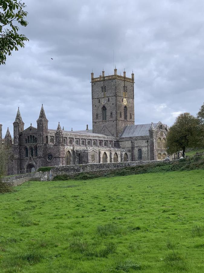St Davids Gin & Kitchen - The Cathedral Villas Exterior foto
